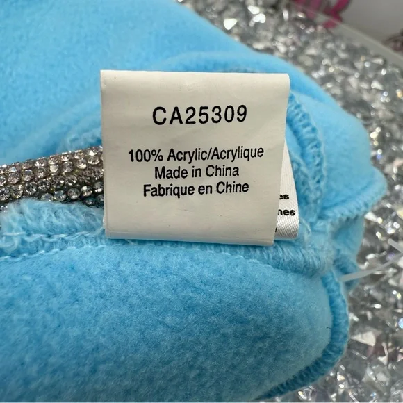 Tweety bird hat 2001 toque Pom Pom  Blue Pink Tweety Knit Pom-Pom vintage Beanie - Picture 9 of 9